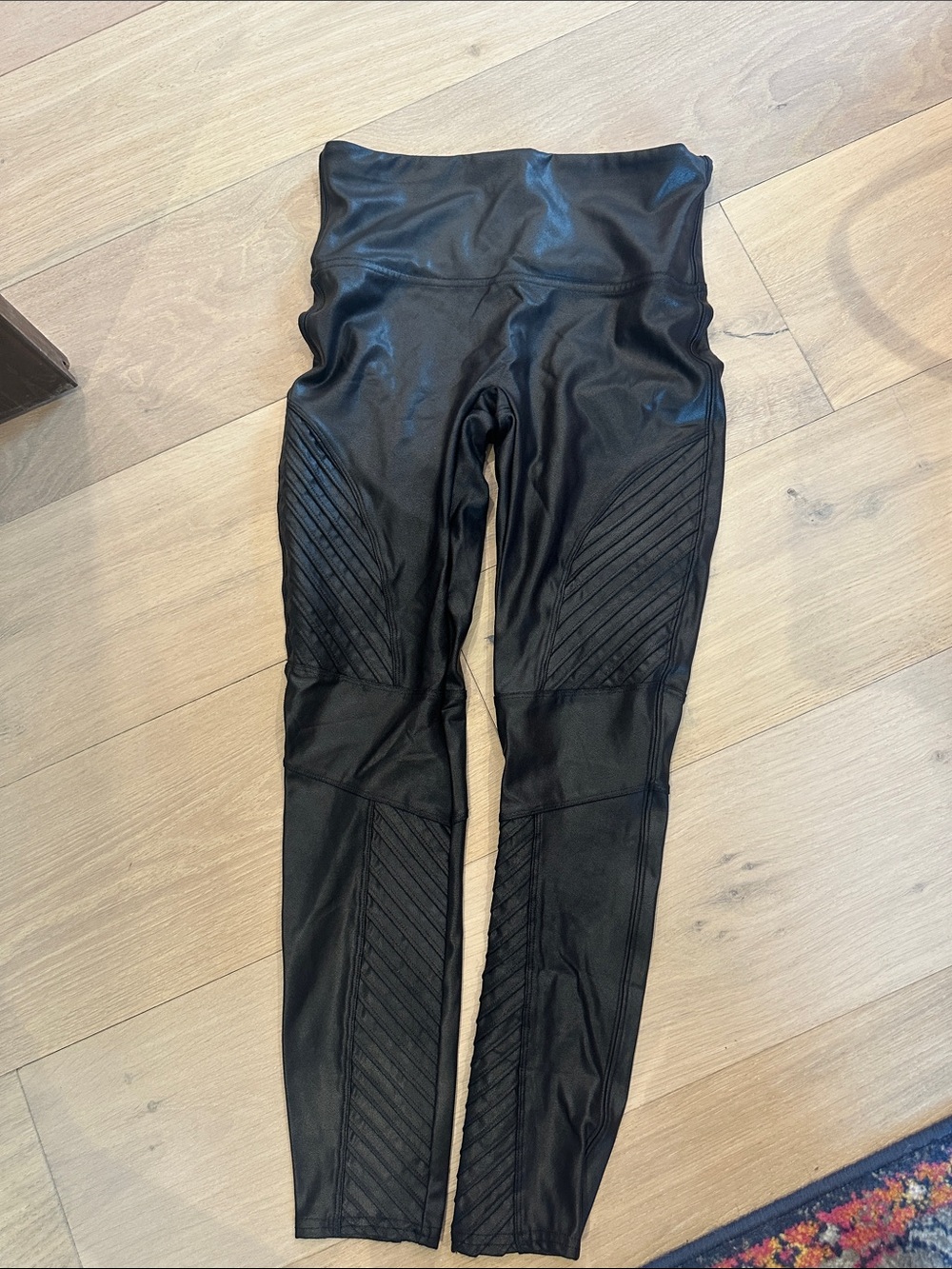 SPANX Black High-Waist Shaping Leggings with Red Logo Tab